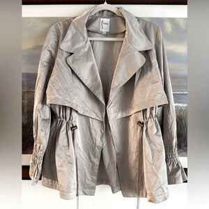 FINLEY Women’s Short Shinny Trench Coat